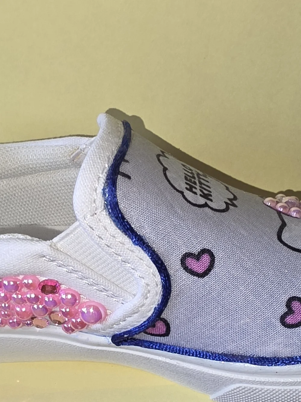 Hello Kitty Girls' White and Pink Slip-On Sneakers - Size 8